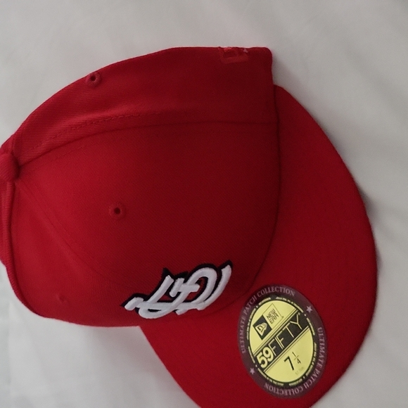 New era hat - Picture 2 of 2